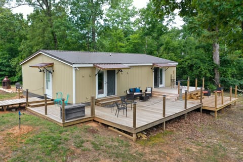 Buchanan Home w/ Deck, 4 Mi to Paris Landing! House in Lake Barkley