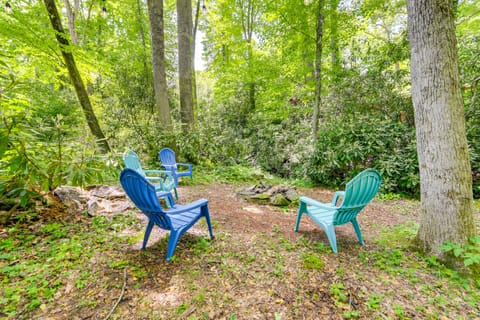 Pet-Friendly Creekside Cabin w/ Pool Access! House in Maggie Valley