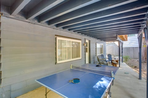 Steps to Lake Arrowhead: Cabin w/ Full Lake Access House in Lake Arrowhead