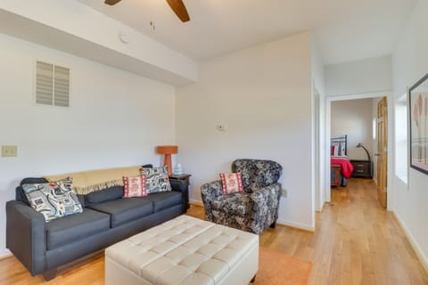 Cozy Marlinton Vacation Rental: Downtown Location! Apartment in Shenandoah Valley