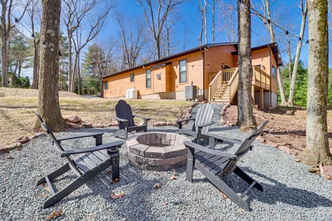 Walk to Water Park: Split-Rock Resort Home w/ Deck House in Kidder Township