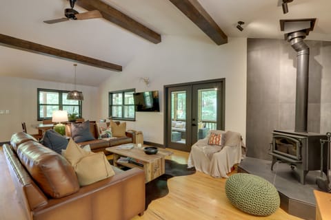 Hayesville ‘River Run’ Home on Hiwassee River! House in Tennessee