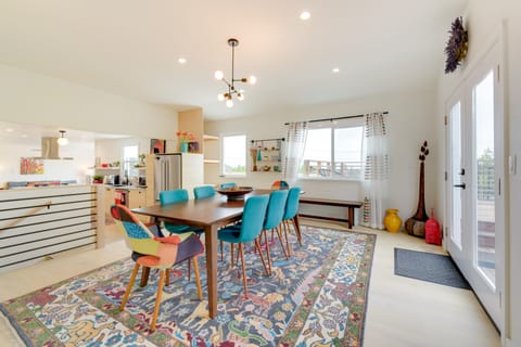 Pet-Friendly El Cerrito Home: Deck, Sauna & Views! House in El Cerrito