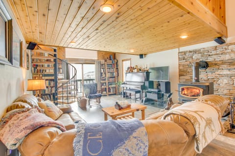 Fire Pit & Games! 10-Acre 'Majestic Mountain Home' House in Wyoming