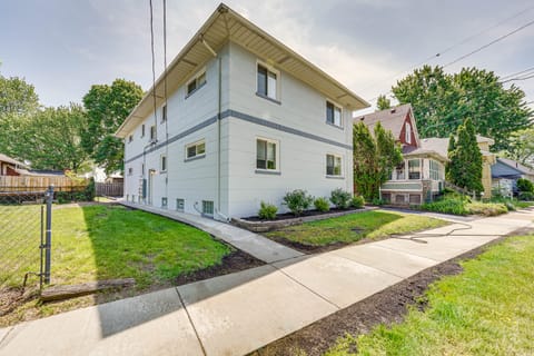 Wyandotte Vacation Rental Apartment Near Hospital! Apartment in Lake Erie