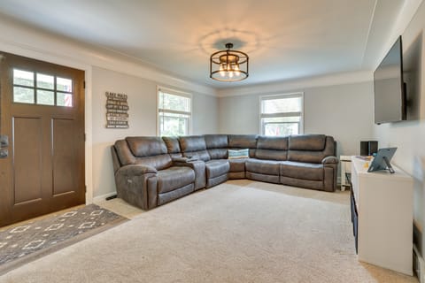 Chippewa Lake Cottage w/ Fire Pit! Cottage in Ohio