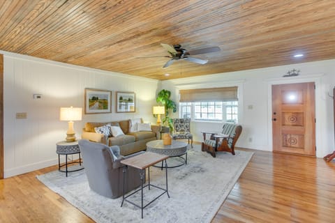 Beautiful Georgia Farmhouse Rental w/ Patio House in Georgia