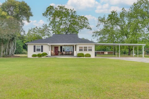 Beautiful Georgia Farmhouse Rental w/ Patio House in Georgia