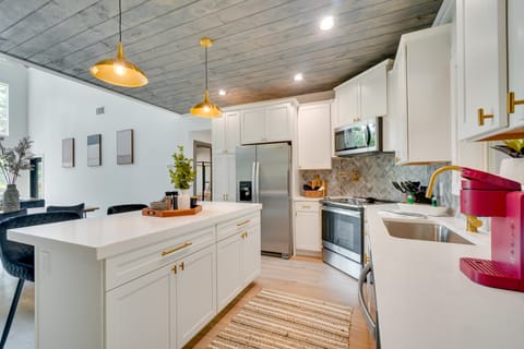 Luxe Sevierville Home w/ Deck Near Pigeon Forge! House in Sevier County