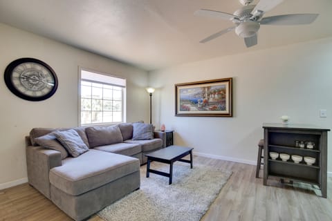 California Vacation Rental with Hot Tub & Patio! Apartment in Yucca Valley