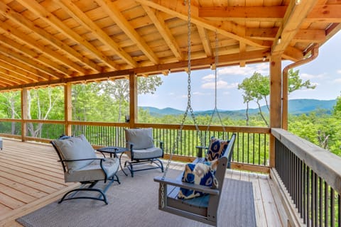 Blue Ridge Vacation Rental w/ Deck & Game Room! House in Georgia