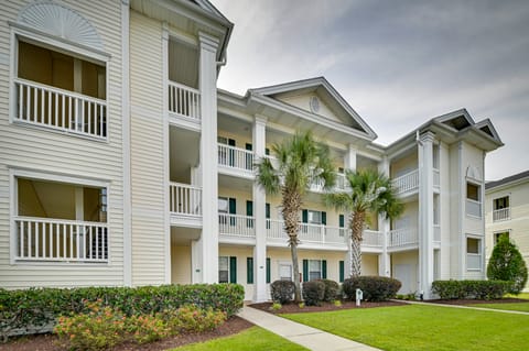 4 Mi to Broadway at the Beach: Golf Resort Getaway Apartment in Carolina Forest