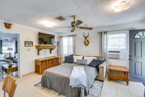 Pet-Friendly Fort McCoy Cabin w/ Fire Pit! House in Florida