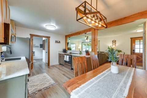 Teton Valley Getaway: Fenced Yard, Grill House in Ashton