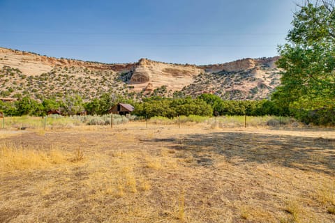 Colorado Nat'l Monument Views: Western Slope Cabin House in Colorado