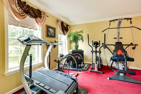 Woodsy Ballston Spa Home: 4 Mi to State Park! House in Saratoga