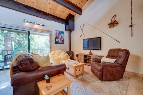 Cozy Kings Beach Condo Near Lake Tahoe & Skiing Apartment in Tahoe Vista
