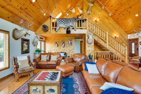 Pet-Friendly Vienna Cabin w/ Screened-In Porch! House in Kentucky