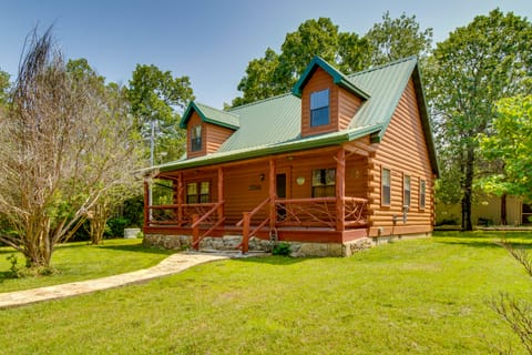 Secluded Oakland Cabin w/ Private Yard! House in Arkansas