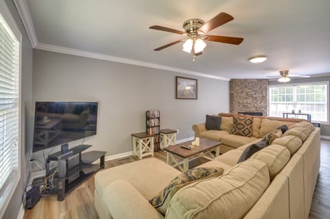 Guntersville Lake House: Boat Ramp Access! House in Alabama