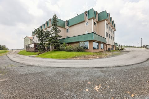 Cozy Snowshoe Condo Rental: Walk to Chair Lift! Apartment in Snowshoe