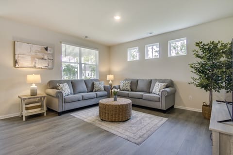 3 Mi to Bethany Beach: Ocean View Home w/ Patio House in Bethany Beach