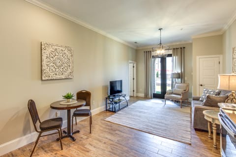 Swim, Golf & Bowl - Loretto Vacation Rental Apt! Apartment in Tennessee