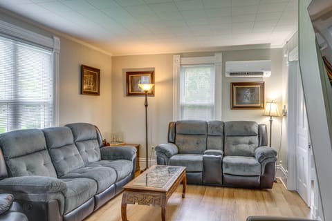 Welcoming Port Clinton Vacation Rental! House in Lake Erie