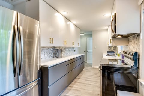 Tree-Lined Indianapolis Home ~ 10 Mi to Downtown! House in Indianapolis