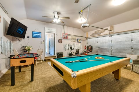 Hot Tub, Game Room & Fire Pit: Pocono Summit Home! House in Coolbaugh Township
