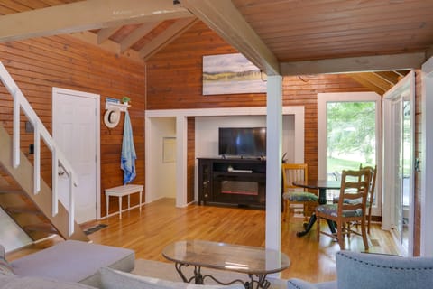 Cozy Tennessee Cabin w/ Deck, Grill & Fire Pit! House in Tennessee