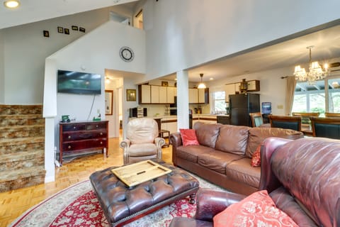 Fire Pit, Kayaks & Hammocks: Long Pond Home! House in Tunkhannock Township