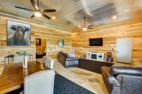 Burkesville Cabin, 3 Mi to Dale Hollow Lake! House in Tennessee