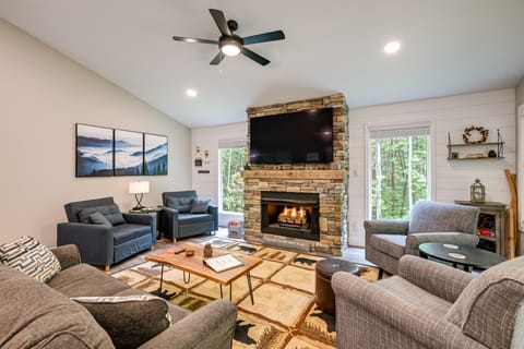 Creekside Cabin in Franklin ~ 8 Mi to Downtown! House in Tennessee