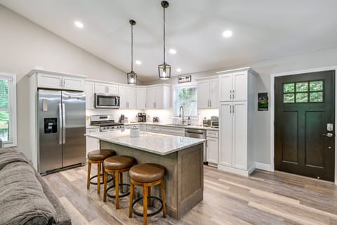 Creekside Cabin in Franklin ~ 8 Mi to Downtown! House in Tennessee