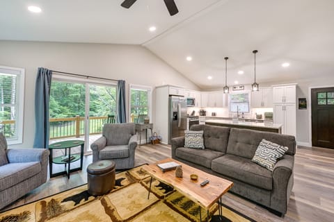 Creekside Cabin in Franklin ~ 8 Mi to Downtown! House in Tennessee