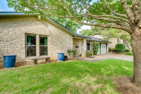 Austin Home Near Zilker Park w/ Yard: Pets Allowed House in Austin