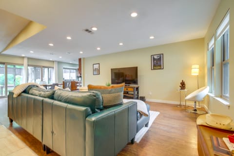 Austin Home Near Zilker Park w/ Yard: Pets Allowed House in Austin