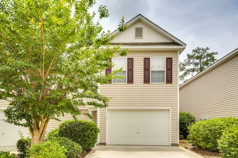 Charming North Charleston Townhome - Pets Welcome! Apartment in Goose Creek