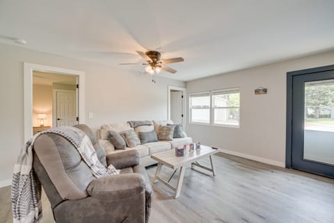 Waterfront Grove Retreat w/ Dock: 'Cedar Ridge' House in Ozark Mountains