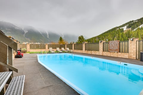 Pool + Ski-In Access: Copper Mountain Condo! Apartment in Copper Mountain