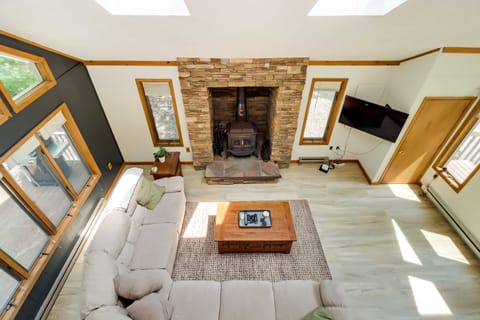 Woodsy Big Bass Lake Hideaway w/ Fire Pit + Deck! House in Pocono Mountains