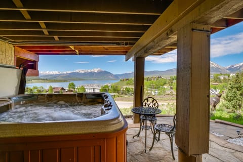 Hot Tub Relaxation: Luxe Summit Gem w/ Mtn Views House in Dillon