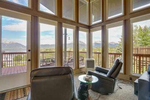 Hot Tub Relaxation: Luxe Summit Gem w/ Mtn Views House in Dillon