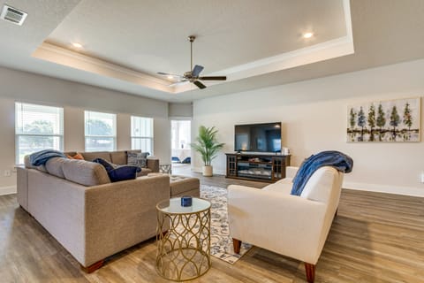 Gulf Breeze Home Rental: 8 Mi to Pensacola Beach! House in Pensacola Beach