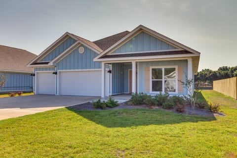 Gulf Breeze Home Rental: 8 Mi to Pensacola Beach! House in Pensacola Beach