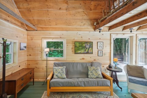 Gloversville Retreat with Patio & Lake Access! Apartment in Capital District, NY, USA