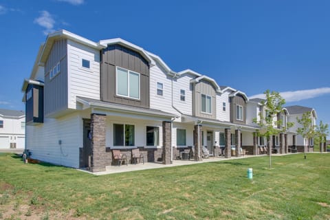 Garden City Townhome, Close to Parks + Downtown! Apartment in Garden City