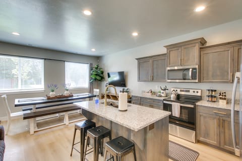 Garden City Townhome, Close to Parks + Downtown! Apartment in Garden City