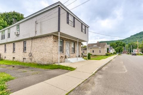 Cozy Berkshires Vacation Rental Near Hiking! Apartment in Berkshires